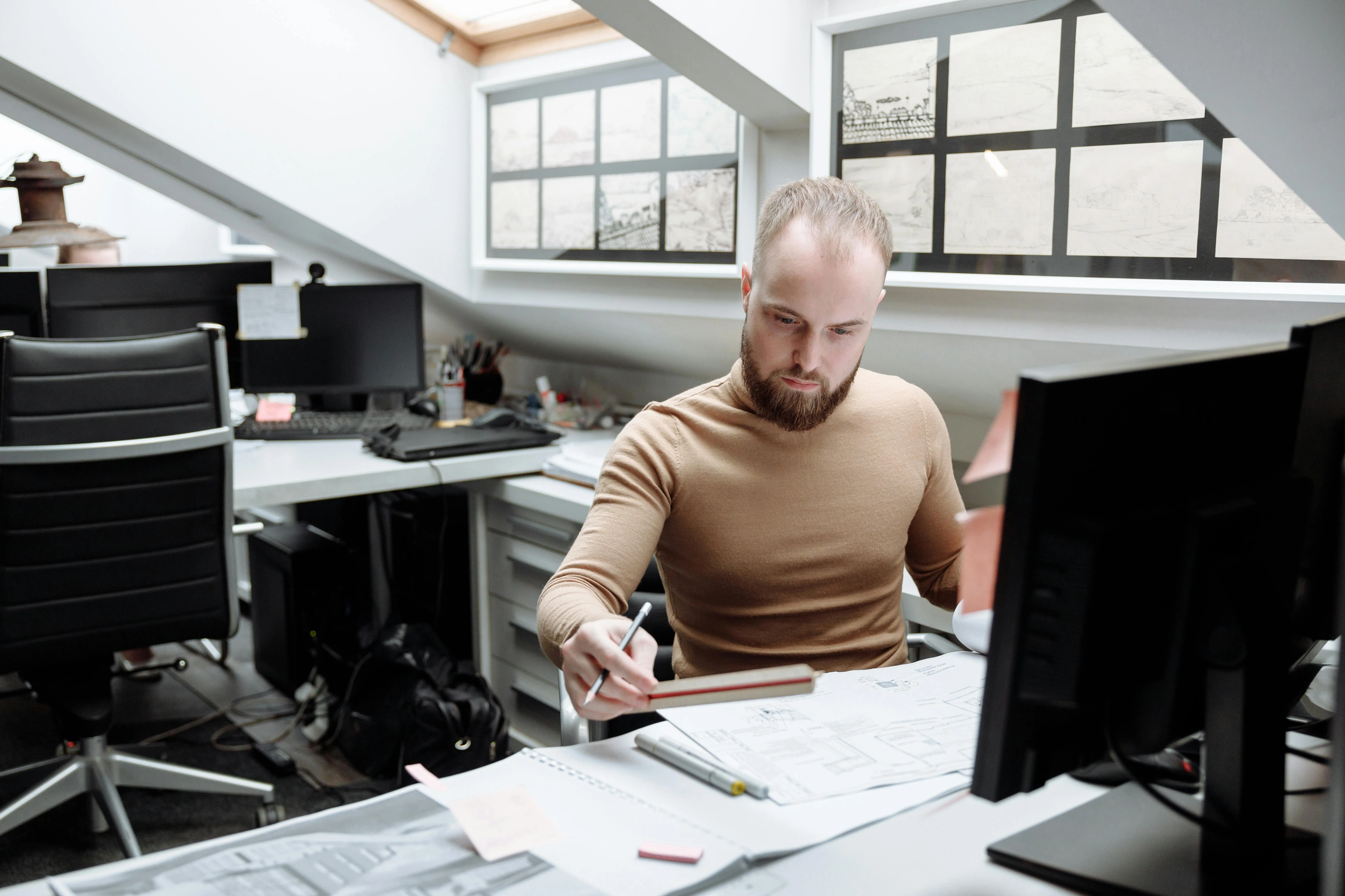 UAE employee reviewing end-of-service settlement breakdown including gratuity, leave encashment and final salary within the 14-day window