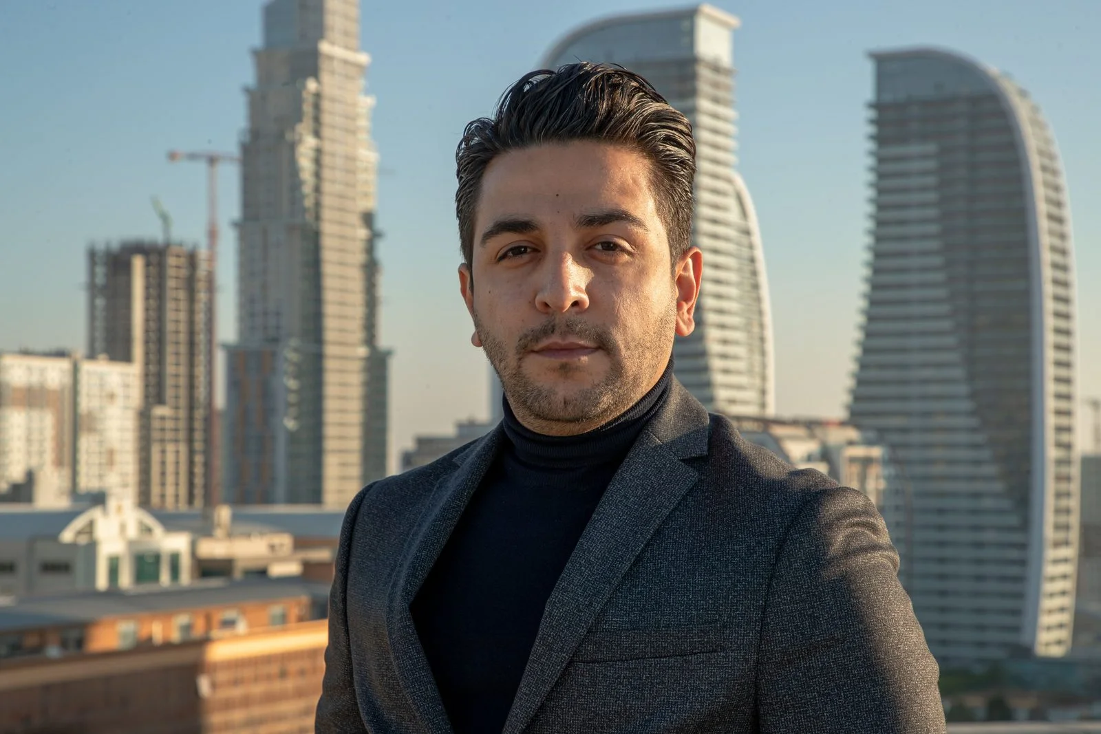 UAE business owner reviewing VAT deregistration eligibility against the AED 187,500 threshold on the EmaraTax portal