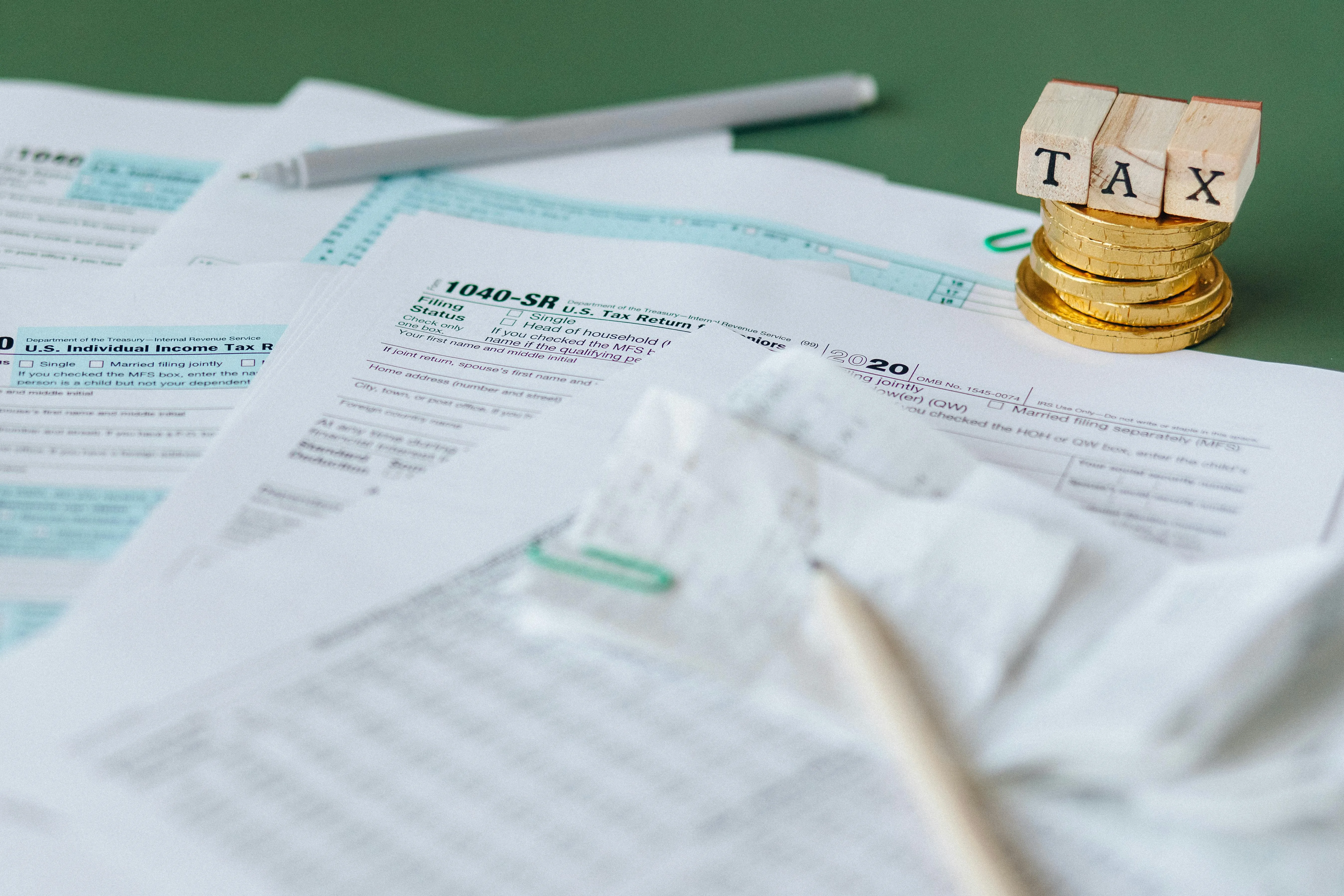 Credit note UAE rules — Article 60 of Cabinet Decision 100/2024 VAT Executive Regulation mandatory fields, VAT reversal mechanics and accounting entries
