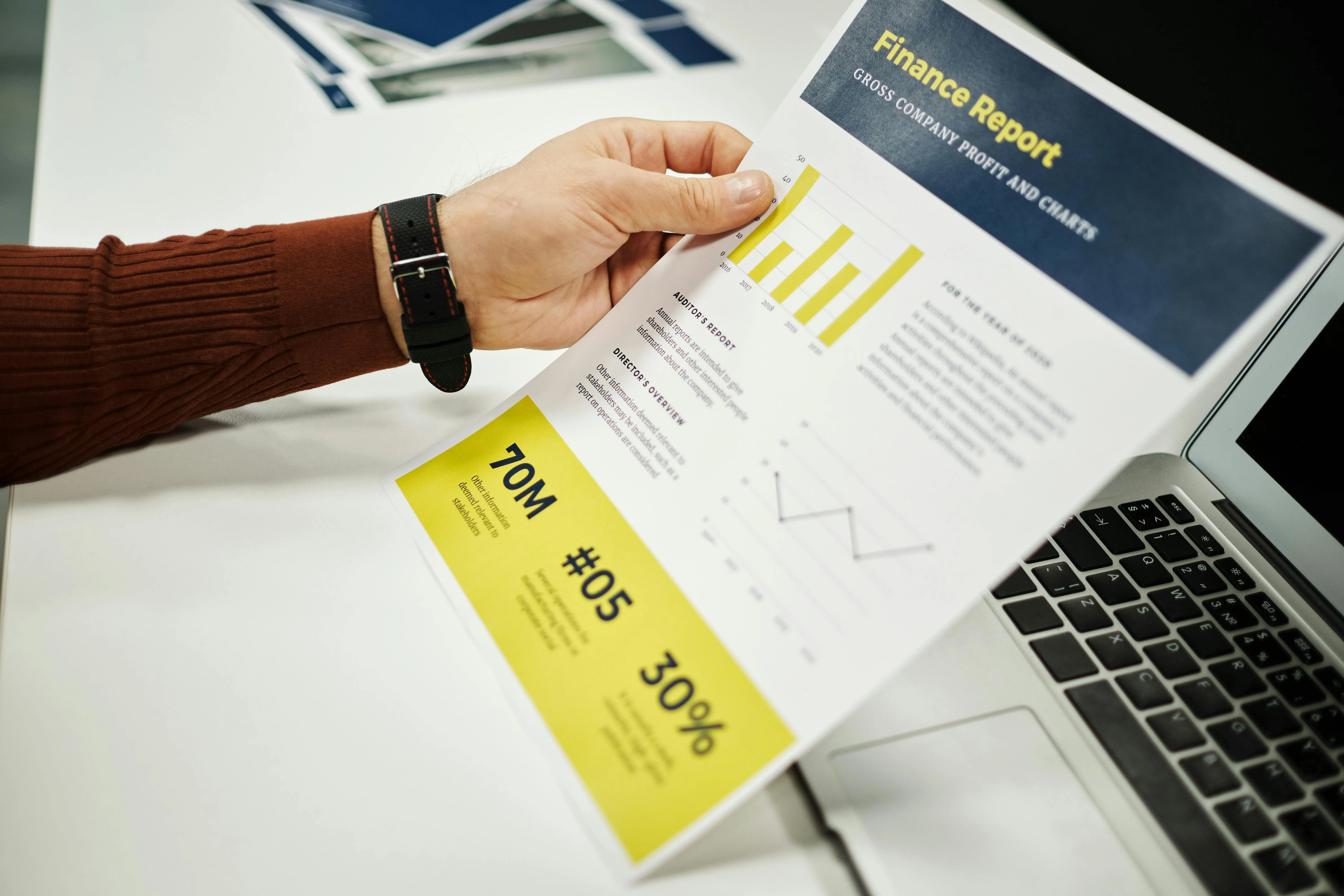 UAE national professional onboarding at a Dubai private-sector employer under the Nafis Emiratisation programme, reviewing the salary top-up and pension benefit package