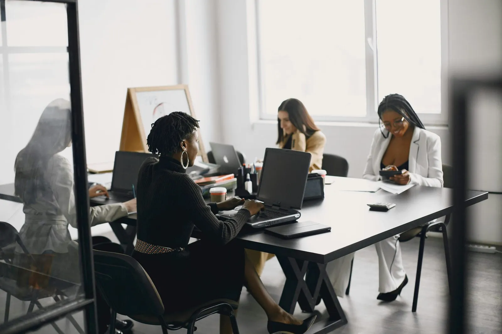 Internal audit checklist review in a UAE SME — controls, risk and process testing across finance and compliance areas