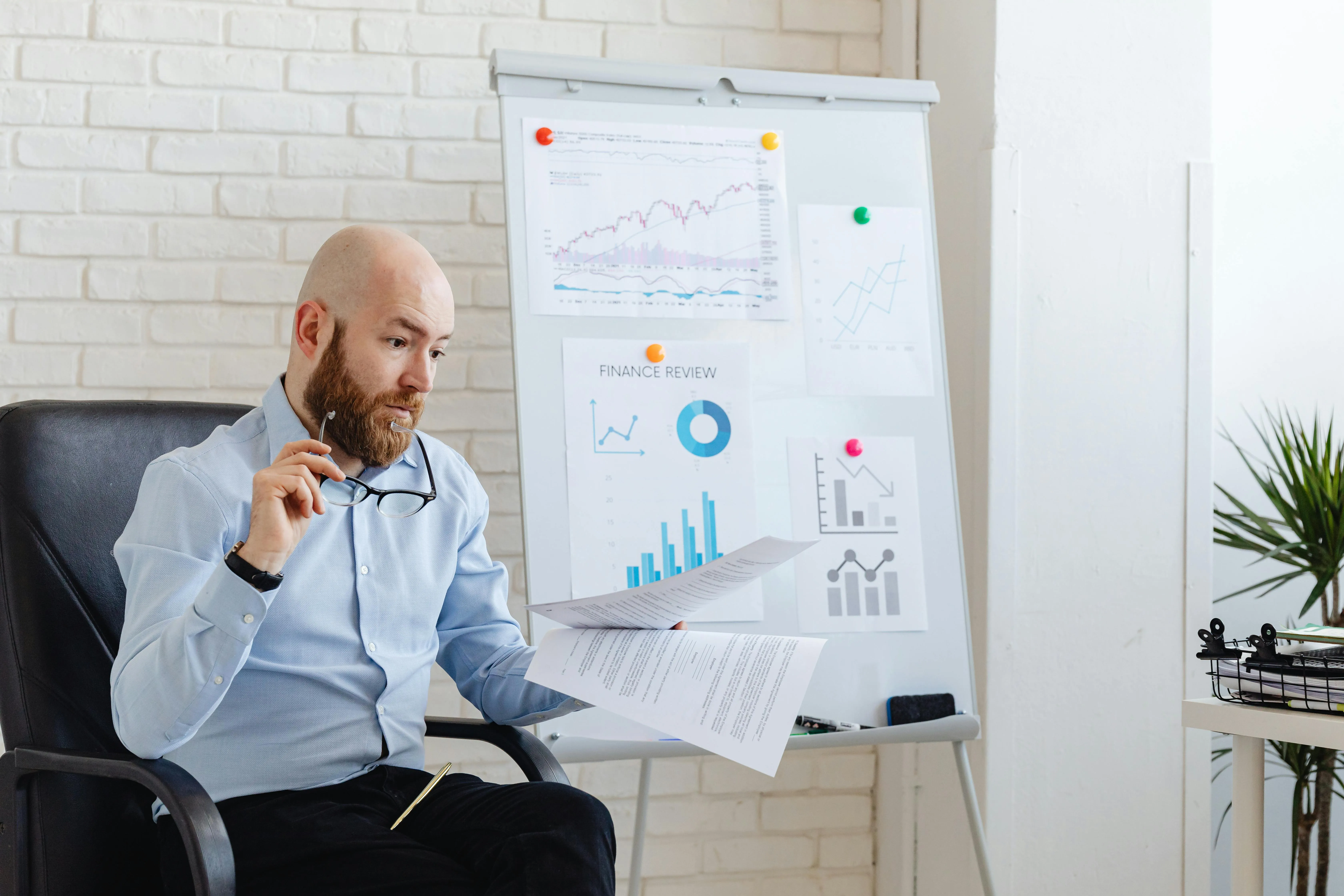 Inventory accountant performing the NRV and obsolescence provision review for the year-end audit pack with aging analysis and selling-price evidence