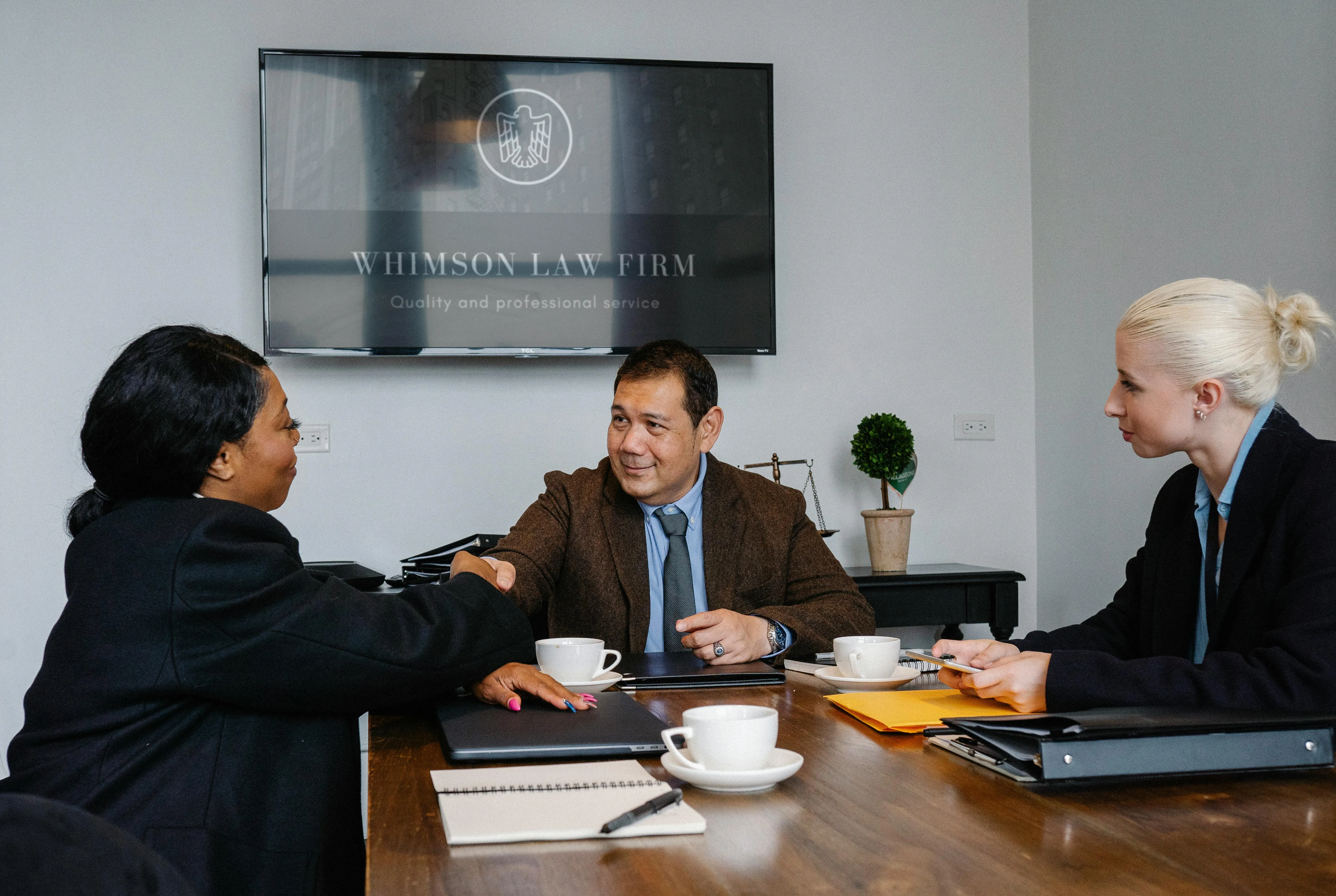 Dubai trading company reviewing three open VAT credit balances and scheduling transitional refund claims for the lapsed and expiring credits