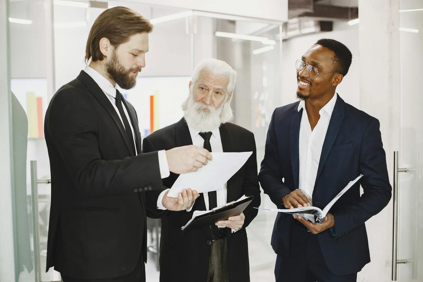 Accounting firm specialist configuring VAT settings and opening balances during a UAE small business software migration