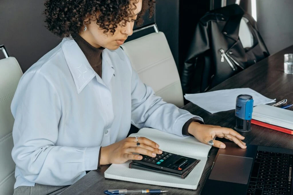 Bookkeeping mistakes Dubai business owners commonly make on ledgers and receipts