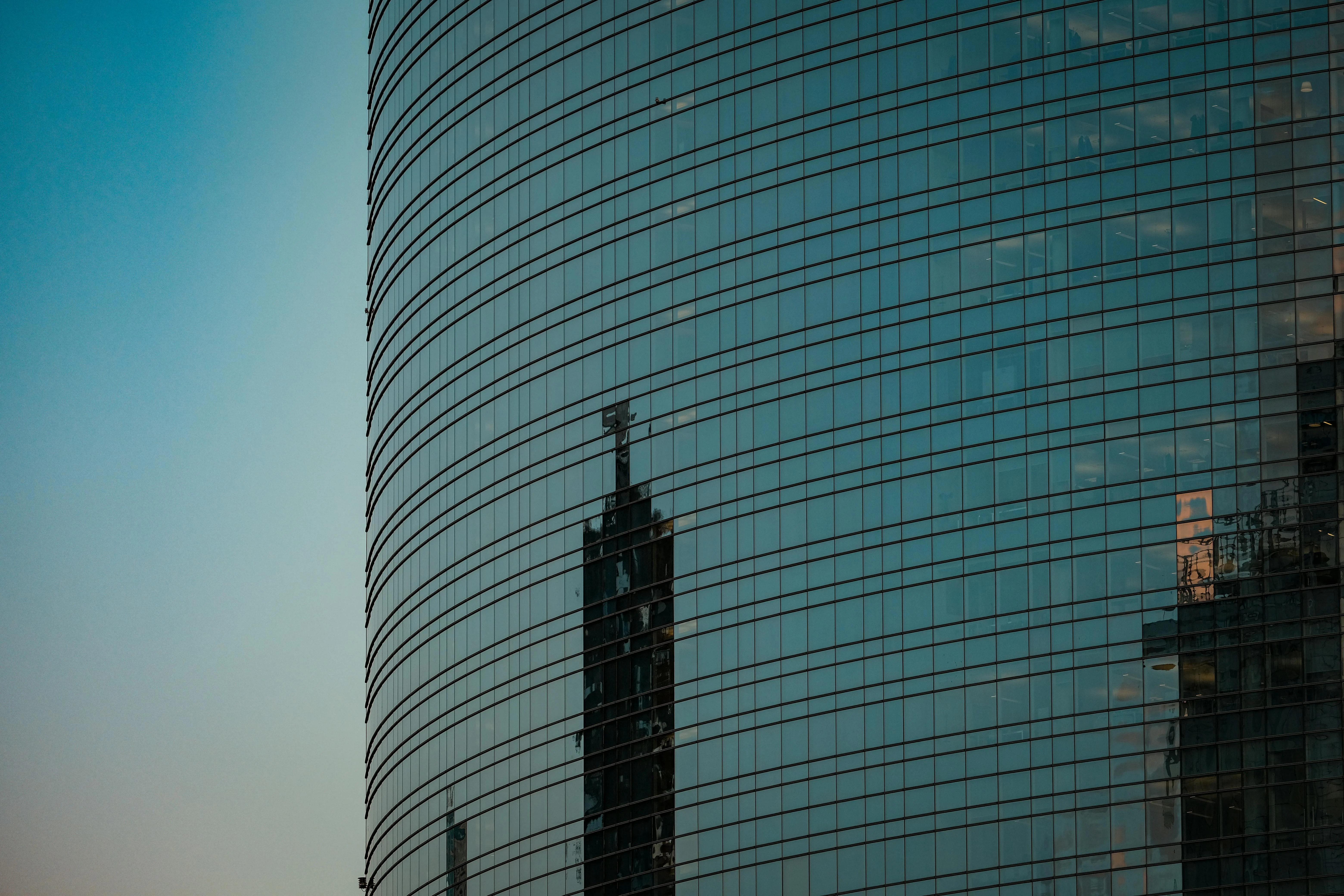 Velmont Crest accounting advisor — Dubai SME engagement