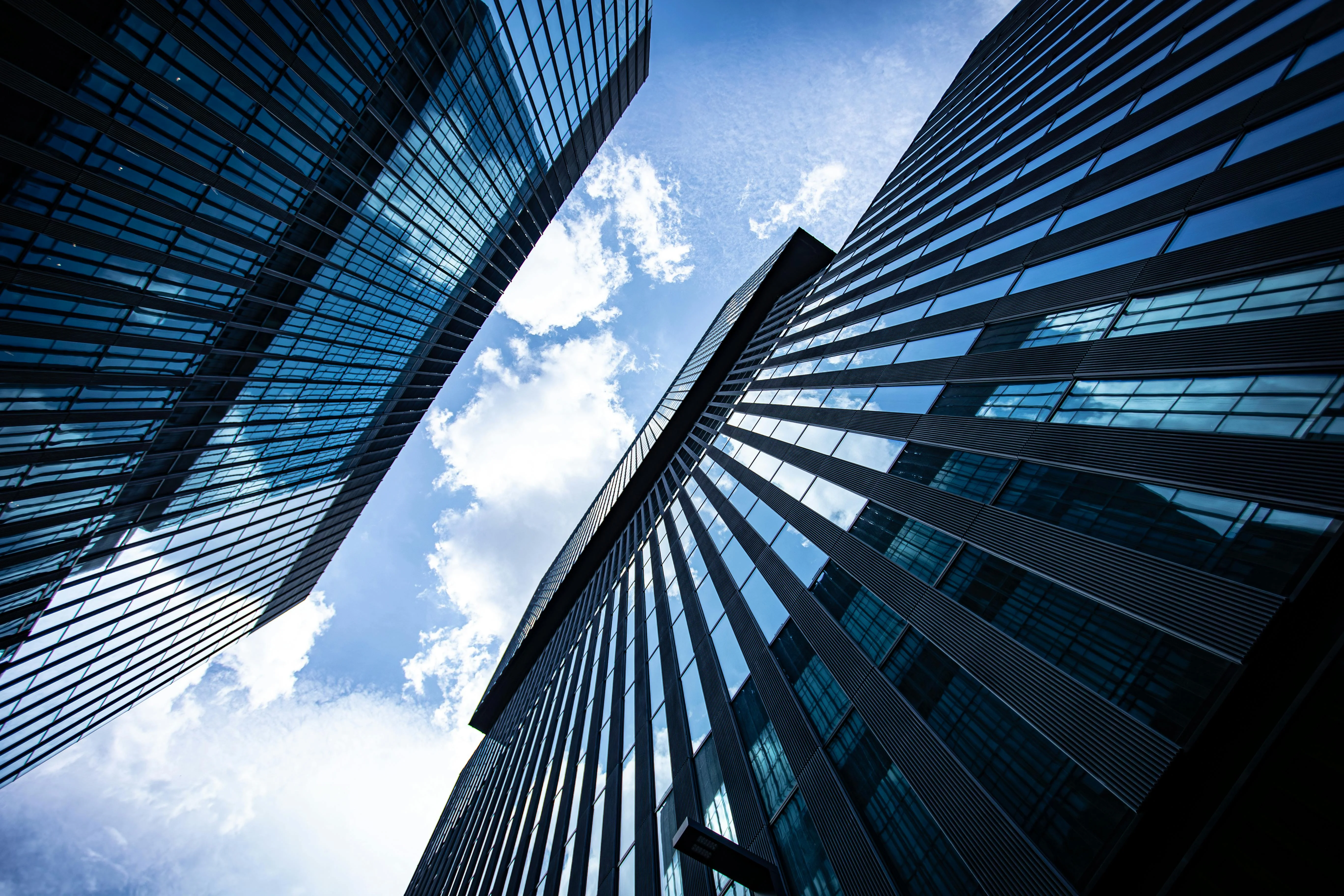 Velmont Crest accounting advisor — Dubai SME engagement