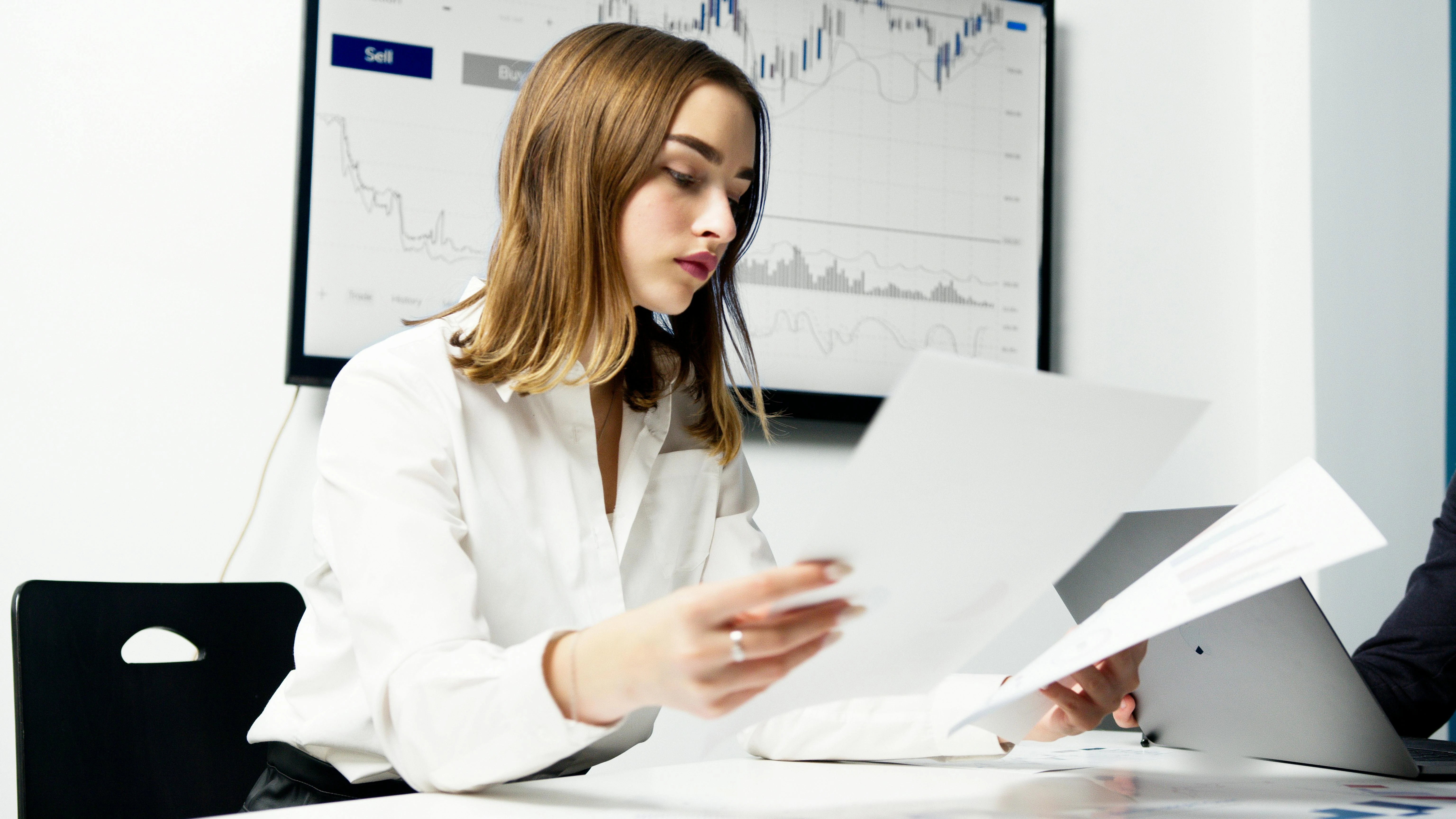 UAE audit assistance desk with prepared trial balance, schedules and supporting vouchers ready for an external auditor's request list