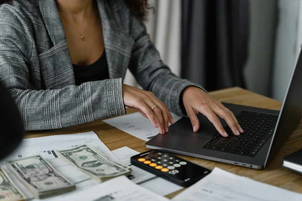 Proforma invoice UAE — VAT rules, tax invoice differences and a UAE-ready format checklist for Dubai businesses
