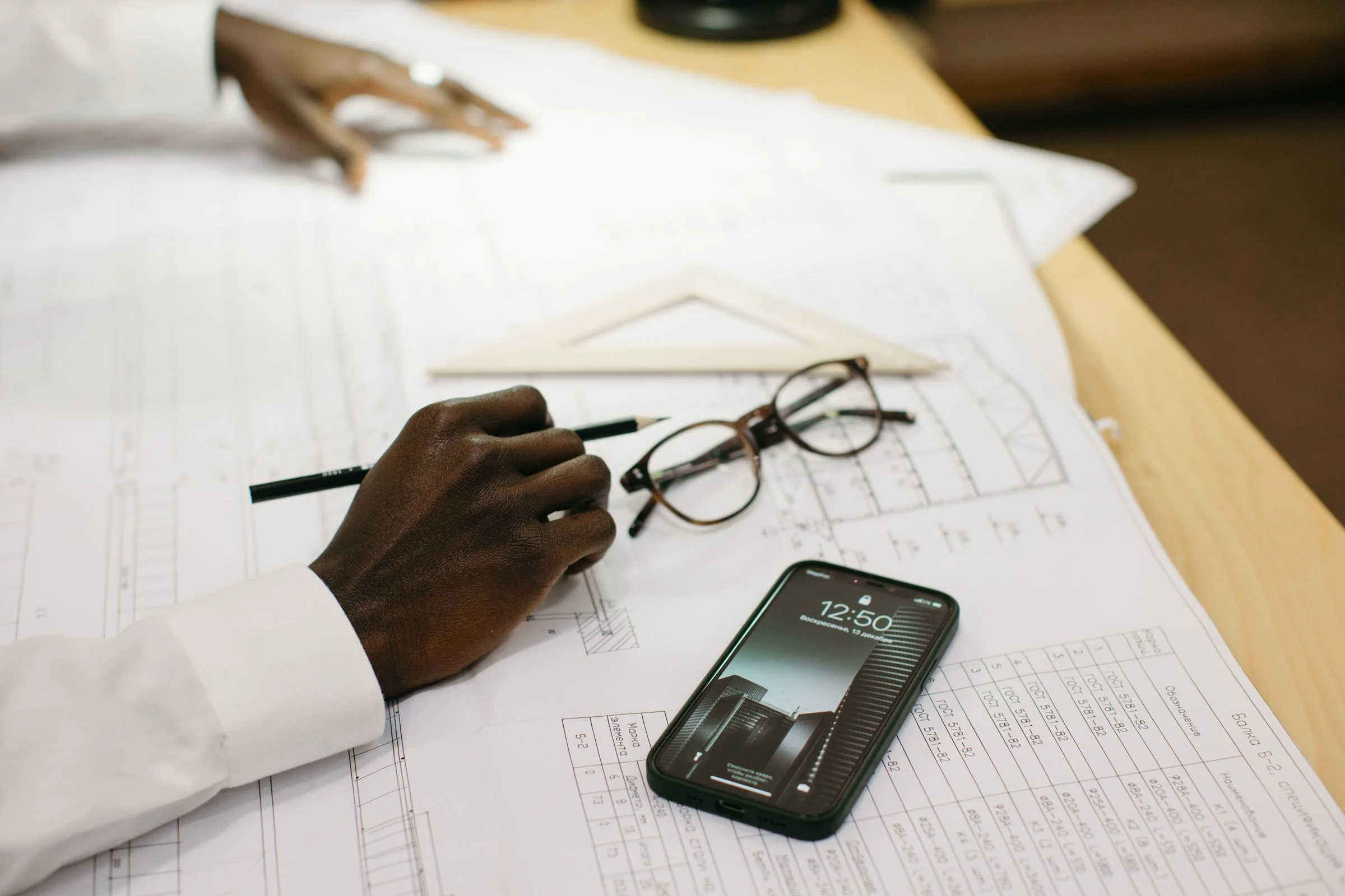 Company registration in the UAE completed online through government platforms showing the digital licensing process and UAE company register lookup
