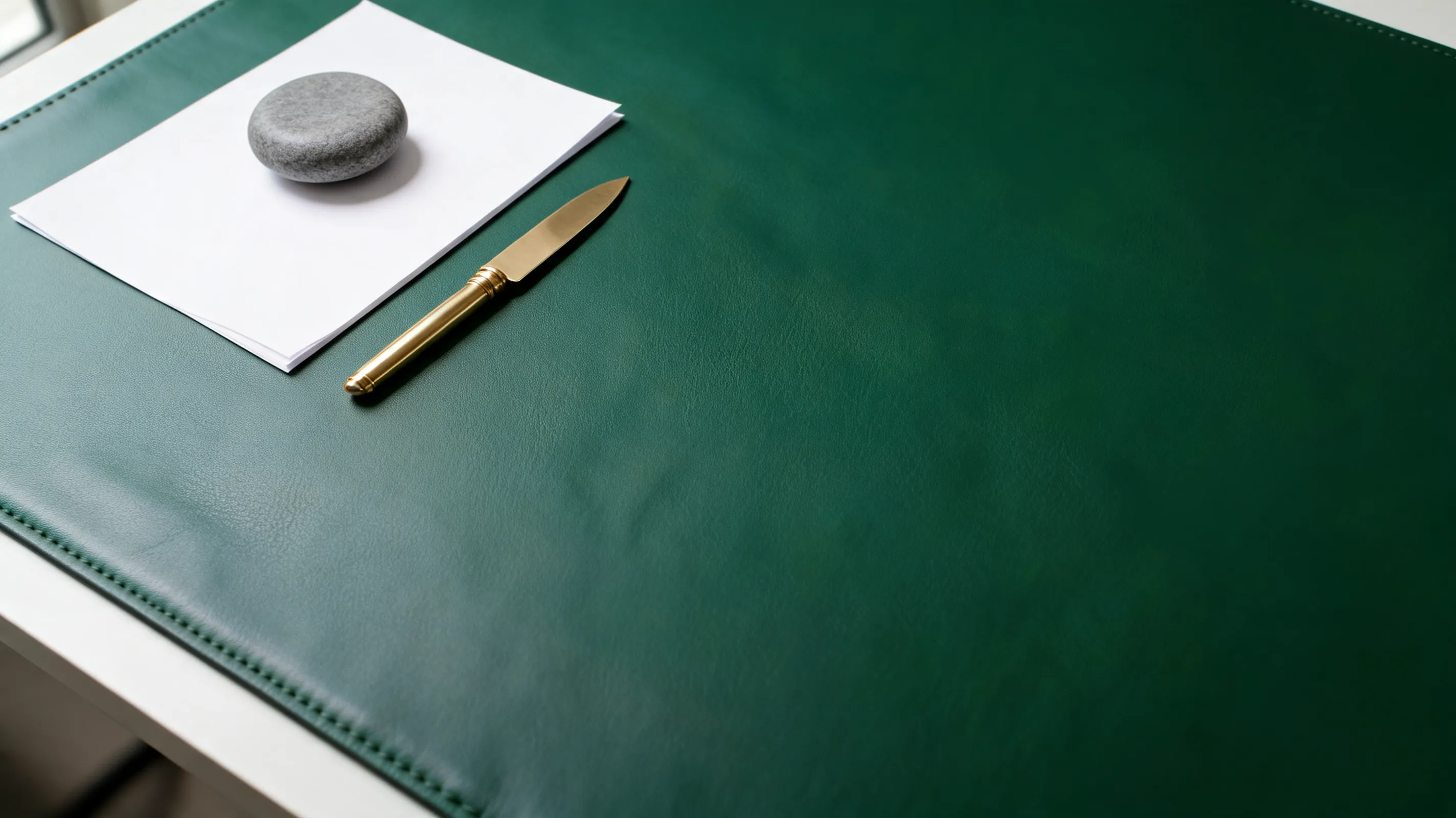 Sample UAE tax invoice format with FTA-mandated fields, TRN, VAT amount and gross total