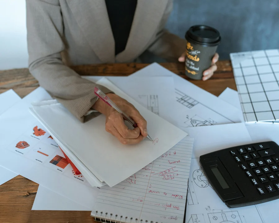 VAT services Dubai case study — quarterly VAT-201 working papers and input-tax refund review for a JLT café