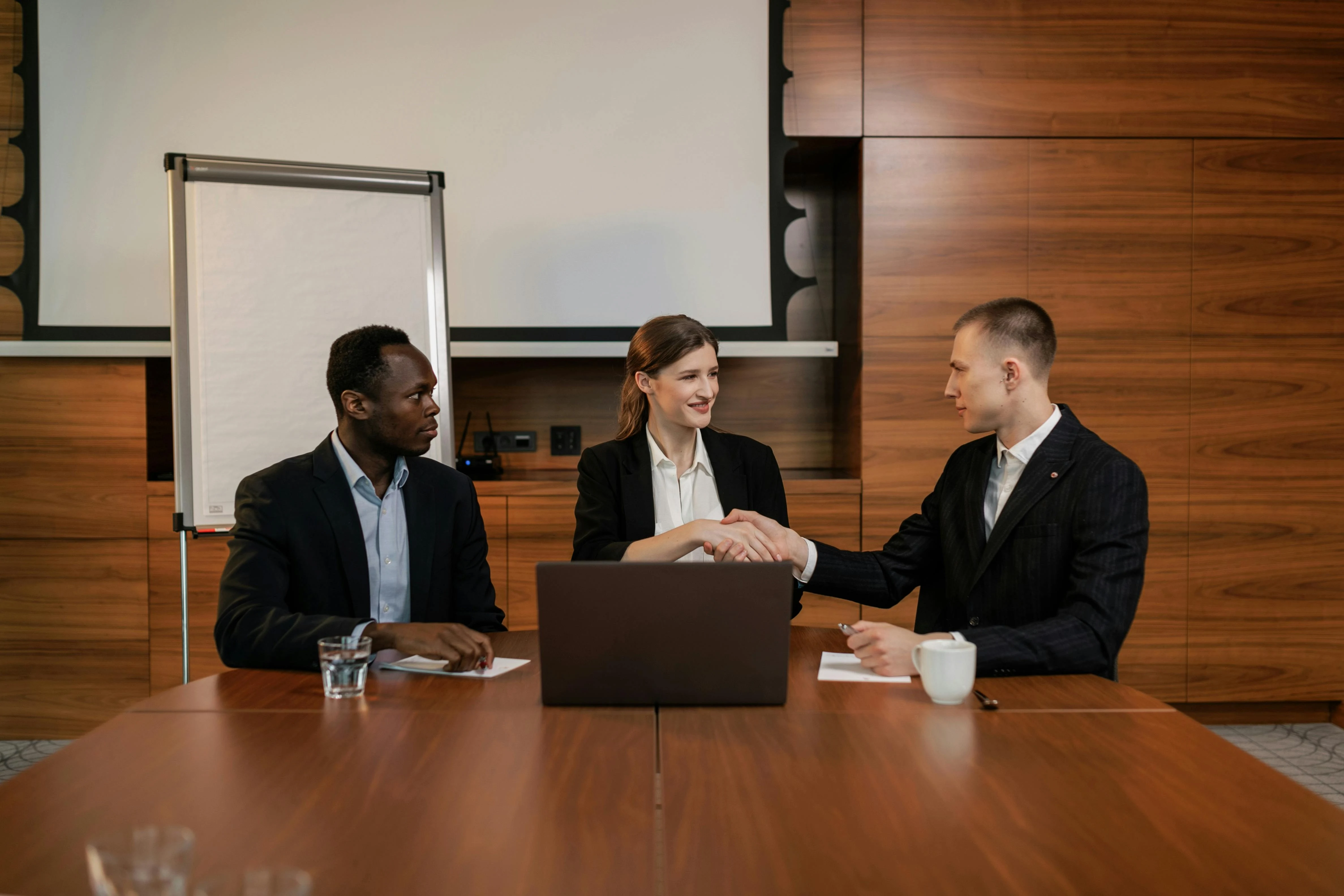 Velmont Crest AML compliance officer running a customer KYC file review and DNFBP risk-assessment workpaper for a UAE Designated Non-Financial Business
